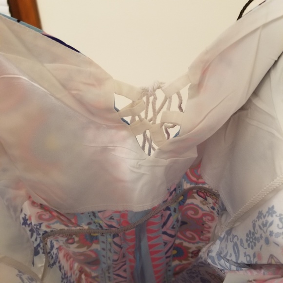 Lace-up Boho Romper - Picture 6 of 7